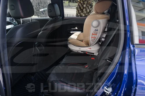 Mercedes-Benz GLB - 9