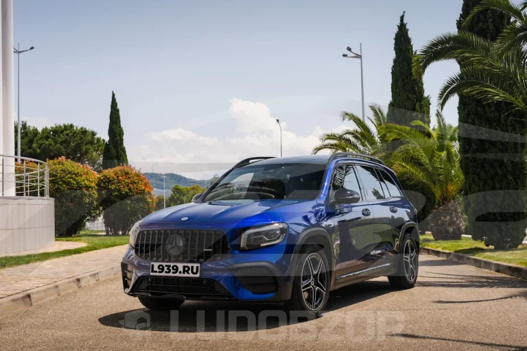 Mercedes-Benz GLB - фото